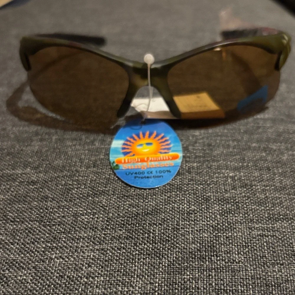 N/A stylish sunglasses